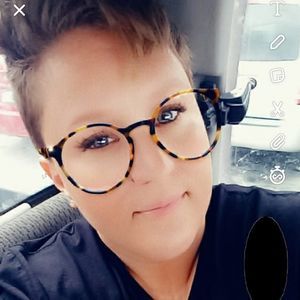 Meet your Posher, Debbie